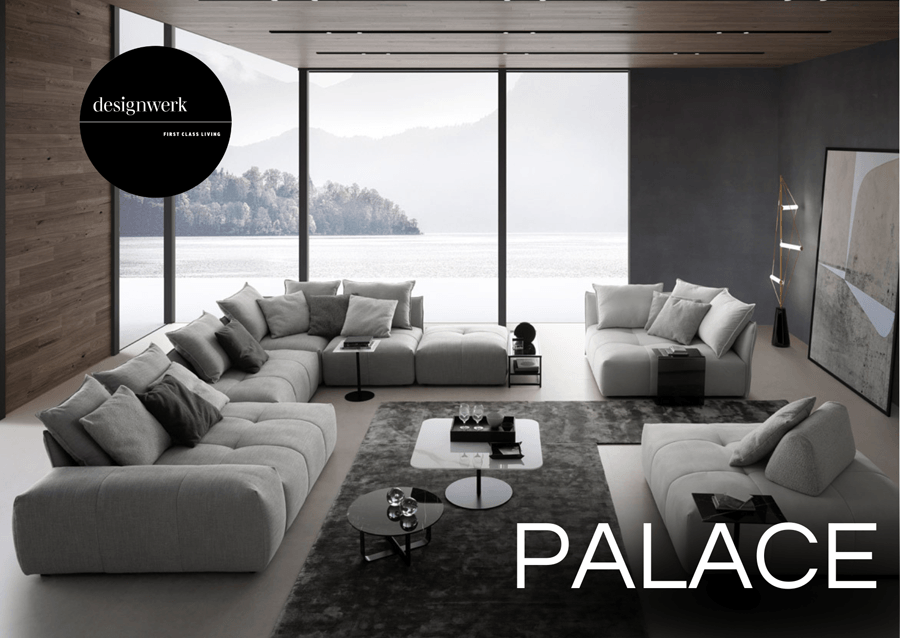 hellgraue Couch mit Karo-Steppung und Aufschrift "Palace"